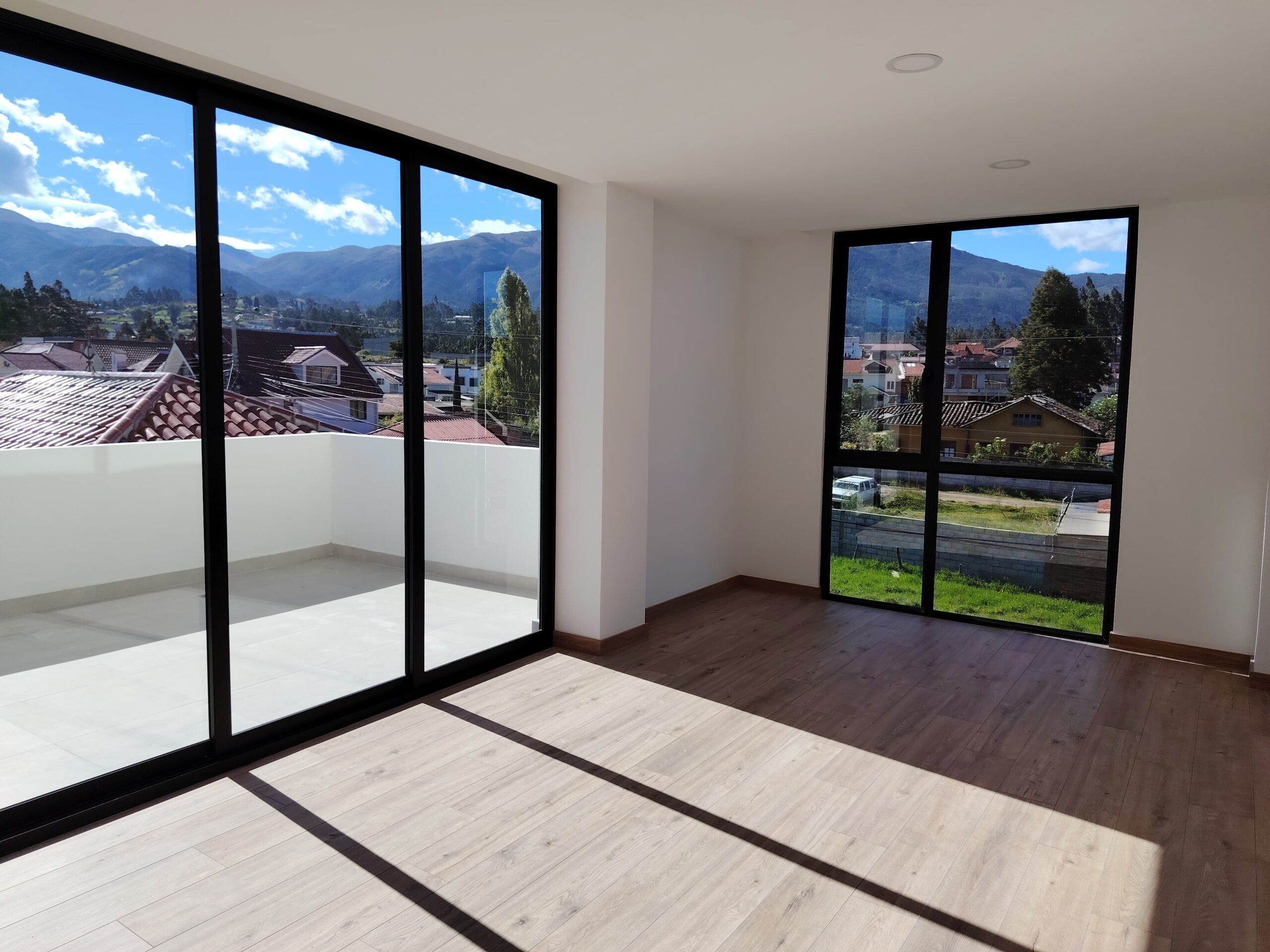 Departamento Moderno de 2 Dormitorios con Terraza